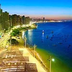 Iate Plaza By Diego Flats