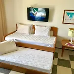 Iate Plaza By Diego Flats